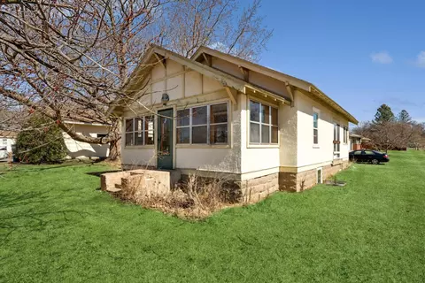 714 Irving Ave NW, Elk River, MN 55330