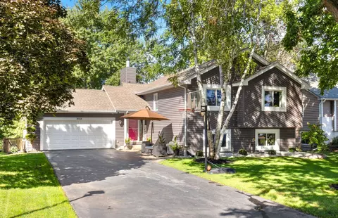 8558 Saratoga Ln, Eden Prairie, MN 55347