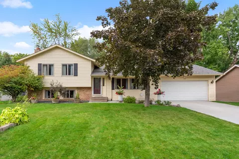 1910 E 115th St, Burnsville, MN 55337
