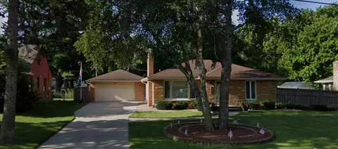 1800 Lydia Ave W, Roseville, MN 55113