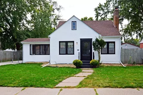 1970 5th St E, Saint Paul, MN 55119