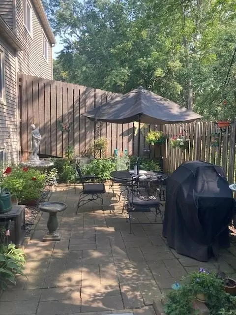 3500 Greenwood Ct S, Eagan, MN 55122