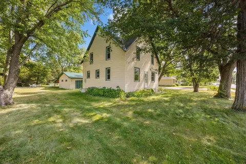 485 State St S, Eden Valley, MN 55329