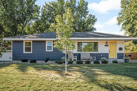 5201 W 109th St, Bloomington, MN 55437