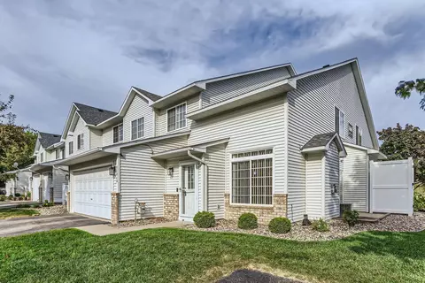 8606 Quarry Ridge Ln #A, Woodbury, MN 55125
