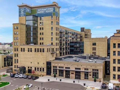 290 Market St #806, Minneapolis, MN 55405