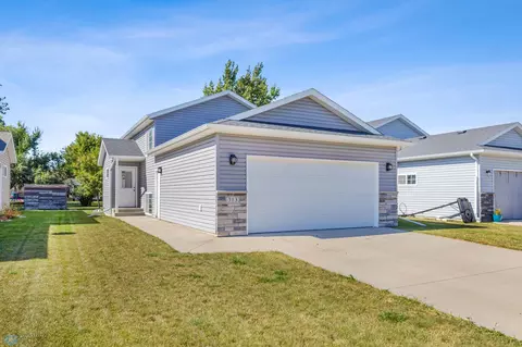313 5th St E, Horace, ND 58047