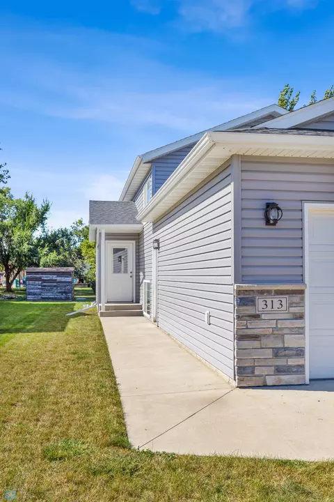 313 5th St E, Horace, ND 58047 photo 2