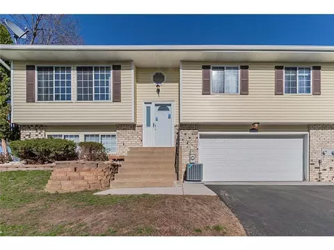4449 Clover Ln #B, Eagan, MN 55122