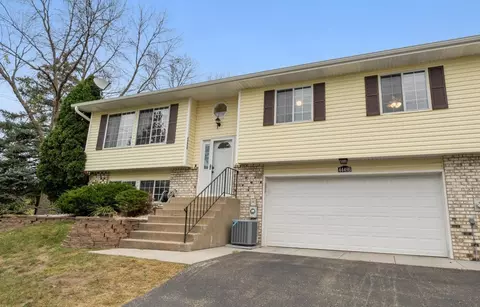 4449 Clover Ln #B, Eagan, MN 55122 photo 2