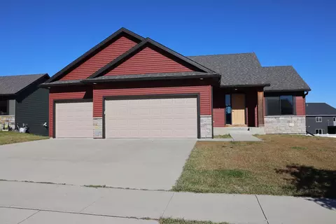 6451 Fairway Dr NW, Rochester, MN 55901