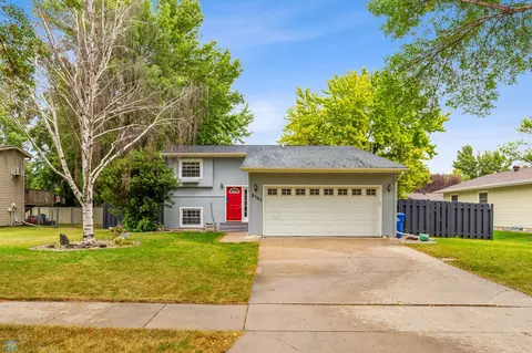 2101 26 12 Ave S, Fargo, ND 58103