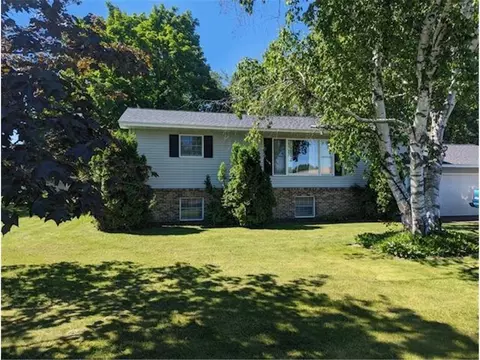 140 8th Ave, Clear Lake, WI 54005