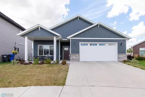 3270 10th St N, Fargo, ND 58102