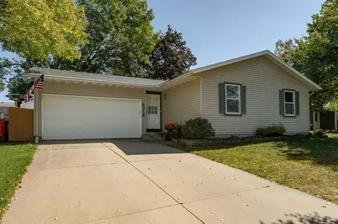 4318 4th St NW, Rochester, MN 55901