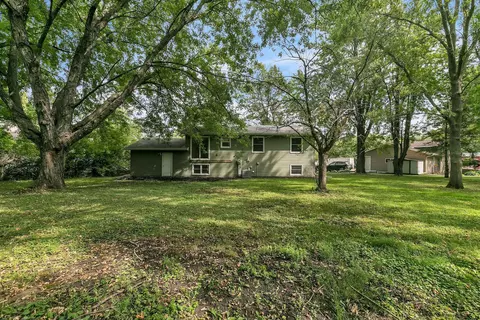 421 13th Ave NW, Waseca, MN 56093 photo 4