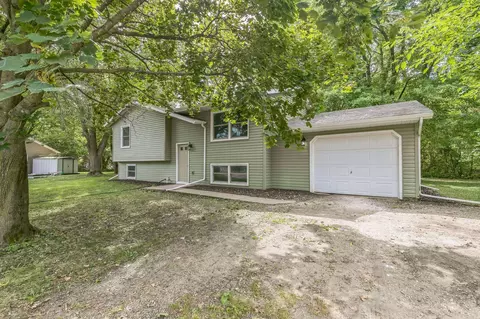 421 13th Ave NW, Waseca, MN 56093 photo 3