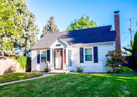2043 Pinehurst Ave, Saint Paul, MN 55116