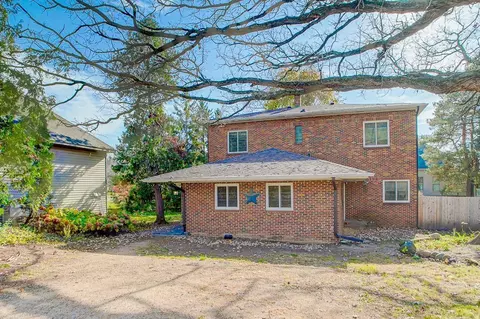 1035 Saint Croix Ave W, Stillwater, MN 55082