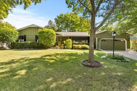 3136 Hafner Ct, Shoreview, MN 55126