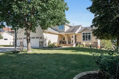 429 Cottonwood Ave NW, Saint Michael, MN 55376