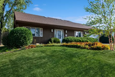 2379 Snowshoe Ct E, Maplewood, MN 55119