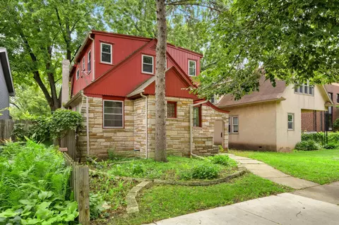 2821 32nd Ave S, Minneapolis, MN 55406
