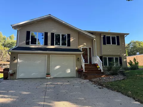 107 Glenn Rd, Albert Lea, MN 56007