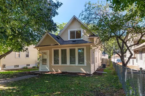 919 26th Ave SE, Minneapolis, MN 55414