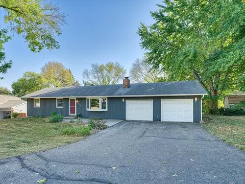 1393 Valley View Rd, Chaska, MN 55318
