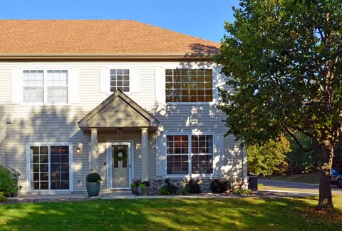 2030 Waterleaf Ln E, Chanhassen, MN 55317