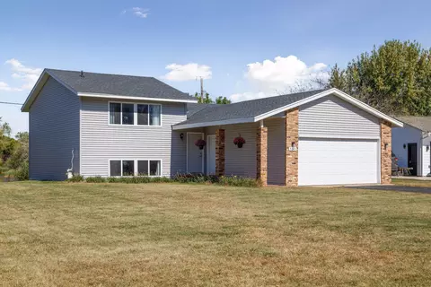 7045 163rd St W, Rosemount, MN 55068