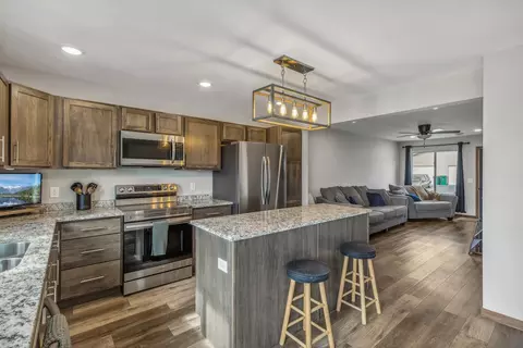 412 Sierra Pl, Roberts, WI 54023