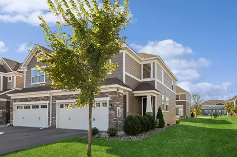 18337 Gladden Ln, Lakeville, MN 55044
