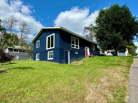 330 SW 2nd Ave, Grand Rapids, MN 55744