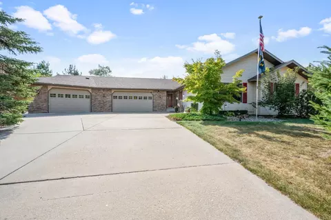 416 SW 14th St, Grand Rapids, MN 55744