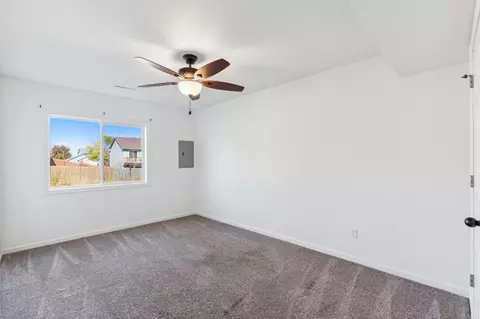 409 E Cheyenne St, Roberts, WI 54023 photo 9