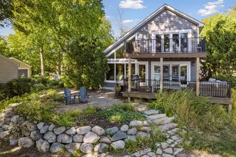 6025 Cherrywood Rd, Mound, MN 55364