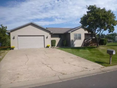 1095 3rd Ave NE, Milaca, MN 56353 photo 2