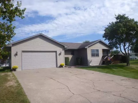 1095 3rd Ave NE, Milaca, MN 56353 photo 3