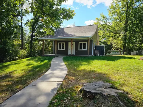 406 1st St SW, Crosby, MN 56441