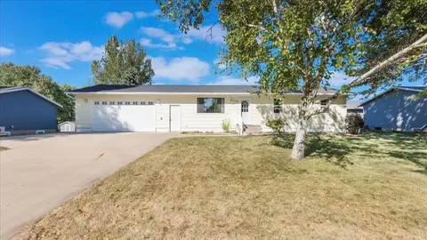 1114 Park Ln, Sauk Centre, MN 56378
