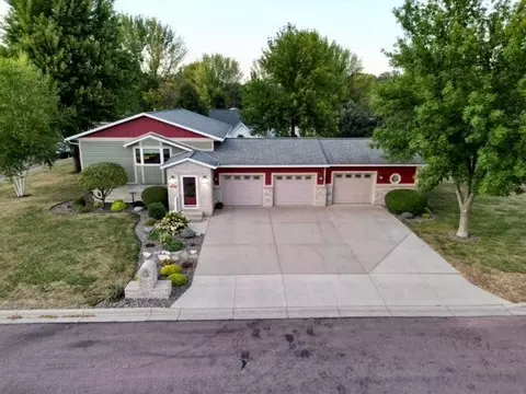 617 W River St, Redwood Falls, MN 56283