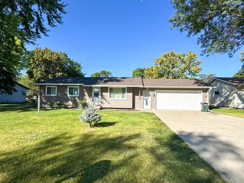 509 1st St E, Gaylord, MN 55334