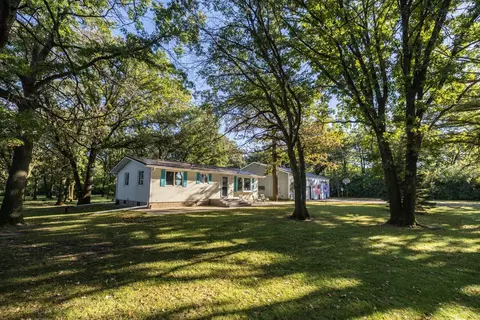 58742 300th St, Waltham, MN 55982