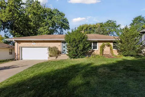 3012 Rankin Rd, Saint Anthony, MN 55418