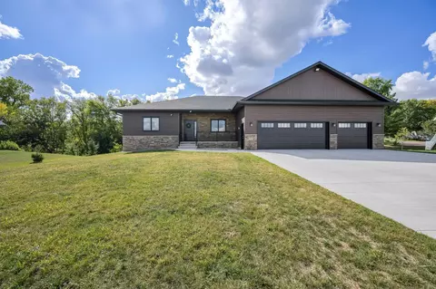 2318 Red Bird Ln, Fairmont, MN 56031