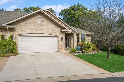 13017 Garvin Brook Ln, Apple Valley, MN 55124
