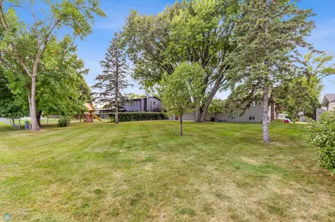 2831 N Maple St N, Fargo, ND 58102 photo 28