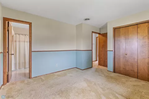 2831 N Maple St N, Fargo, ND 58102 photo 13